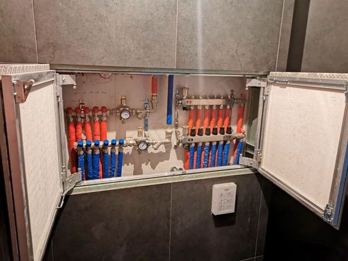 Люк под плитку Секрет 3.0, 2 створки 1050*400 Люк под плитку Секрет 3.0, 2 створки 1050*400